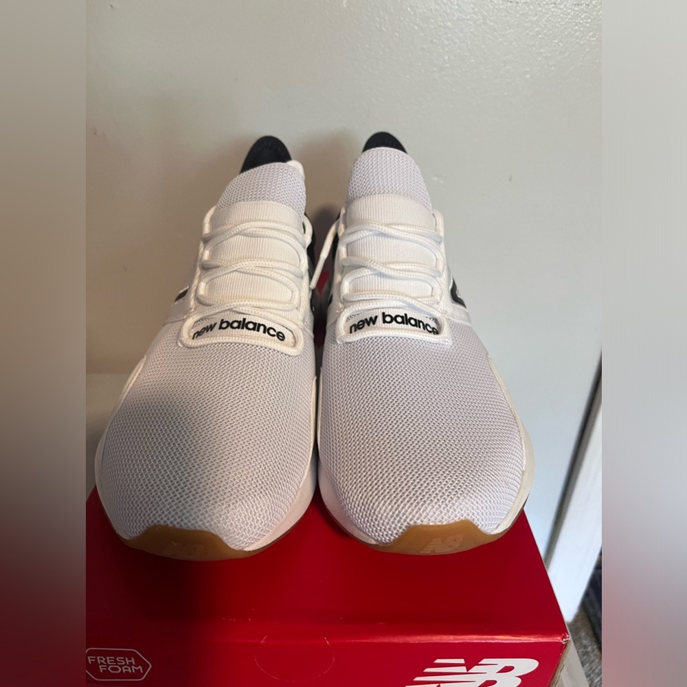New Balance MROAVRH1 Men’s 9 Brand New - Picture 3 of 8